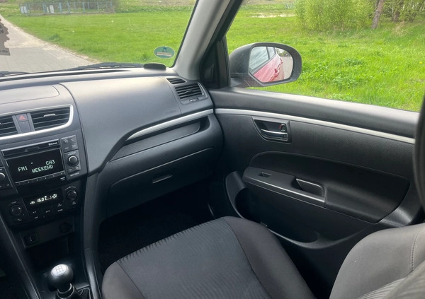 Suzuki Swift cena 23499 przebieg: 143979, rok produkcji 2012 z Czersk małe 631